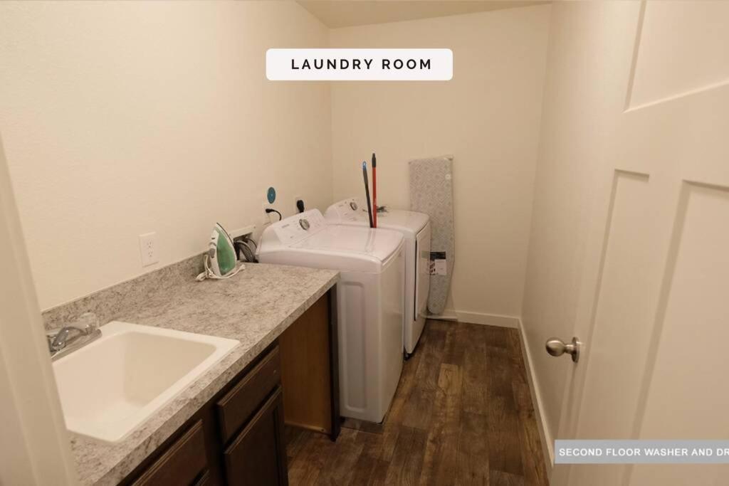 Вилла 3 Story, 3 Bdrm, 4 Beds, 2 Bath, North Houston, Iah - 10B Экстерьер фото