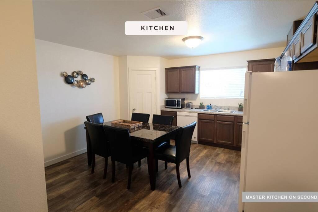 Вилла 3 Story, 3 Bdrm, 4 Beds, 2 Bath, North Houston, Iah - 10B Экстерьер фото